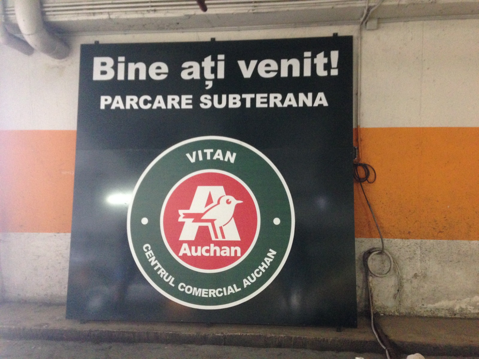 Panou publicitar din bond alucobond fatada