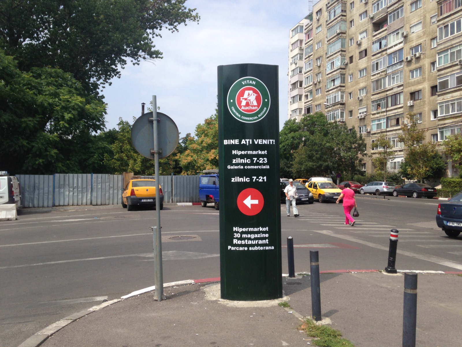 Totem publicitar stradal dubla fata cu iluminare LED