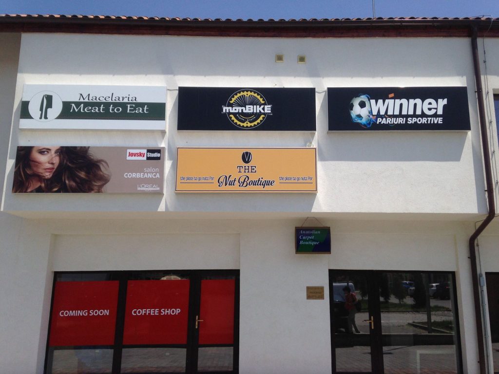 Reclame luminoase din aluminiu